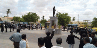ಭದ್ರಾ ಮೇಲ್ದಂಡೆ ಯೋಜನೆ ಜಾರಿಯಲ್ಲಿ ಸರ್ಕಾರದ ನಿರ್ಲಕ್ಷ ವಿರುದ್ದ ವಕೀಲರ ಪ್ರತಿಭಟನೆ.