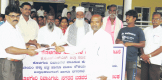 ಕೊಳಗೇರಿ ನಿವಾಸಿಗಳಿಗೆ ಹಕ್ಕು ಪತ್ರ ಕೊಡಿ.!