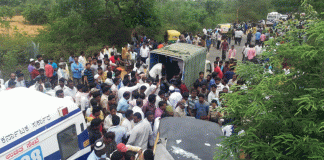 ಚಿಂತಾಮಣಿ : ಭೀಕರ ಅಪಘಾತ ; 11 ಮಂದಿ ಸಾವು!!