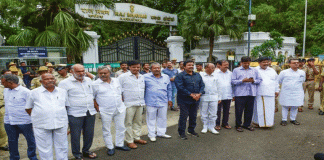 ಅತೃಪ್ತ ಶಾಸಕರ ಮೇಲೆ ‘ವಿಪ್’ ಅಸ್ತ್ರ!