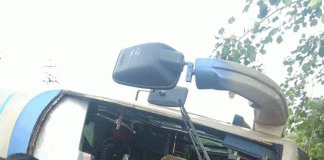 ಬಸ್ ಪಲ್ಟಿ : ಆಂಬುಲೆನ್ಸ್ ಇಲ್ಲದೆ ಆಟೋದಲ್ಲಿ ಗಾಯಾಳುಗಳ ರವಾನೆ!!!