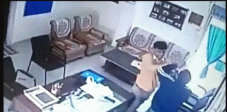 ಆಟಿಕೆ ಬಂದೂಕು ತೋರಿಸಿದ ಕರೀನಾ ಪುತ್ರನ ಮೇಲೆ ಮುಗಿಬಿದ್ಧ ಆನ್ಲೈನ್ ಧರ್ಮಾಂಧರು