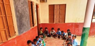 ಮಕ್ಕಳ ಬಿಸಿಯೂಟಕ್ಕೆ ಹುಳು ಬಿದ್ದ ಪಡಿತರ