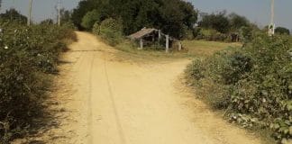 ತಾಂಡ್ಯಗಳಿಗಿಲ್ಲ ರಸ್ತೆ ಭಾಗ್ಯ : ಸಂಚಾರಕ್ಕೆ ಪರದಾಟ