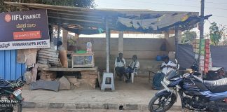 ಪ್ರಯಾಣಿಕರ ತಂಗುದಾಣದಲ್ಲಿ ಅಕ್ರಮ ಮದ್ಯ ಮಾರಾಟ