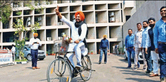 ಪ್ರಮಾಣವಚನ ಸ್ವೀಕರಿಸಲು 80 ಕಿ.ಮೀ. ಸೈಕಲ್ ತುಳಿದ ಆಮ್ ಆದ್ಮಿ ಪಕ್ಷದ ಶಾಸಕ