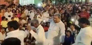 ಸ್ವಗ್ರಾಮದಲ್ಲಿ ಸಿದ್ದರಾಮಯ್ಯ ‘ವೀರ ‘ಕುಣಿತ ..