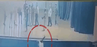 ಪರಿಶೀಲನೆ ವೇಳೆ ಆಡಿಟೋರಿಯಂನಿಂದ ಬಿದ್ದ ಗುಪ್ತಚರ ಇಲಾಖೆ ಅಧಿಕಾರಿ ಸಾವು: ಸಿಸಿಟಿವಿ ದೃಶ್ಯ