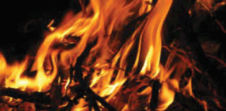 2ನೇ ಮದುವೆ ಮಾಡಿಕೊಂಡ ಪತಿ ; ಆಕ್ರೋಶದಲ್ಲಿ ಮನೆಗೆ ಬೆಂಕಿ ಹಚ್ಚಿದ ಪತ್ನಿ, ನಾಲ್ವರ ದುರ್ಮರಣ