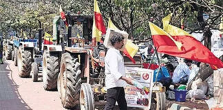 ಟ್ರಾಕ್ಟರ್ ಸಂಚಾರ ನಿಷೇಧ :ಚಾಲಕರು ಮತ್ತು ಮಾಲೀಕರು ಪ್ರತಿಭಟನೆ