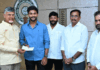 ನಿತೀಶ್ ಕುಮಾರ್ ರೆಡ್ಡಿಗೆ 25 ಲಕ್ಷ ರೂ. ಚೆಕ್ ನೀಡಿದ ಆಂಧ್ರ ಮುಖ್ಯಮಂತ್ರಿ